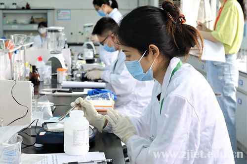 省職業(yè)院校技能大賽高職組農(nóng)產(chǎn)品質(zhì)量安全檢測(cè)賽項(xiàng)在我校成功舉辦，技術(shù)服務(wù)彰顯專(zhuān)業(yè)實(shí)力